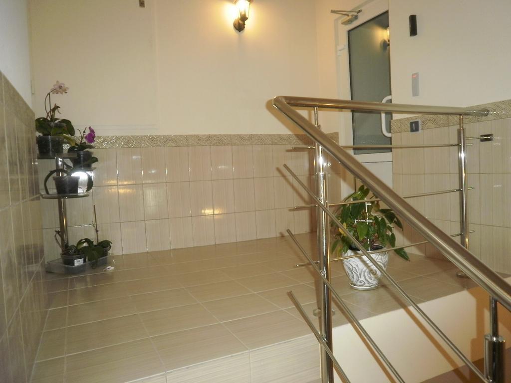 Hotel Elegant Kiev Luaran gambar