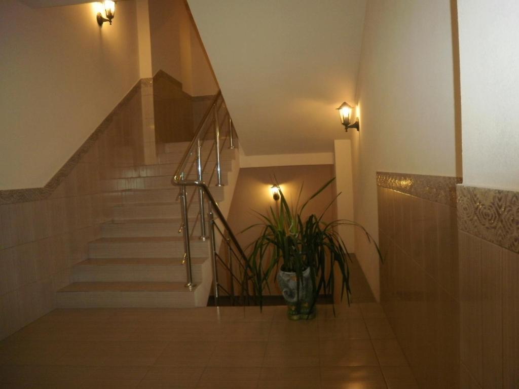 Hotel Elegant Kiev Luaran gambar