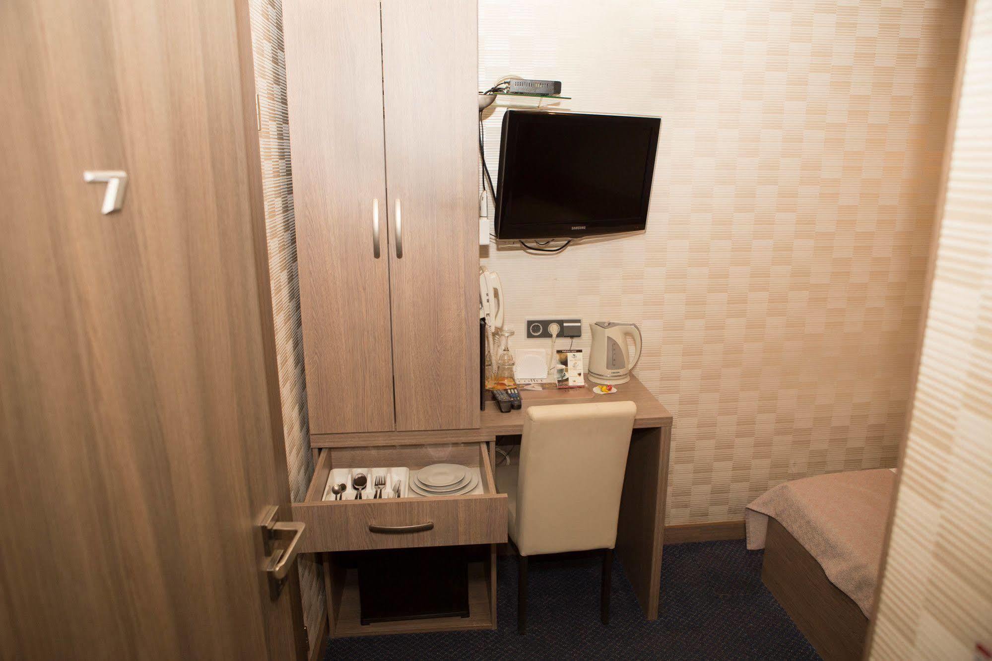 Hotel Elegant Kiev Luaran gambar