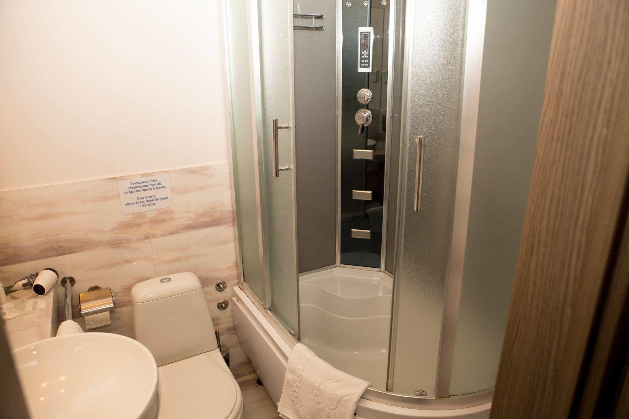 Hotel Elegant Kiev Luaran gambar