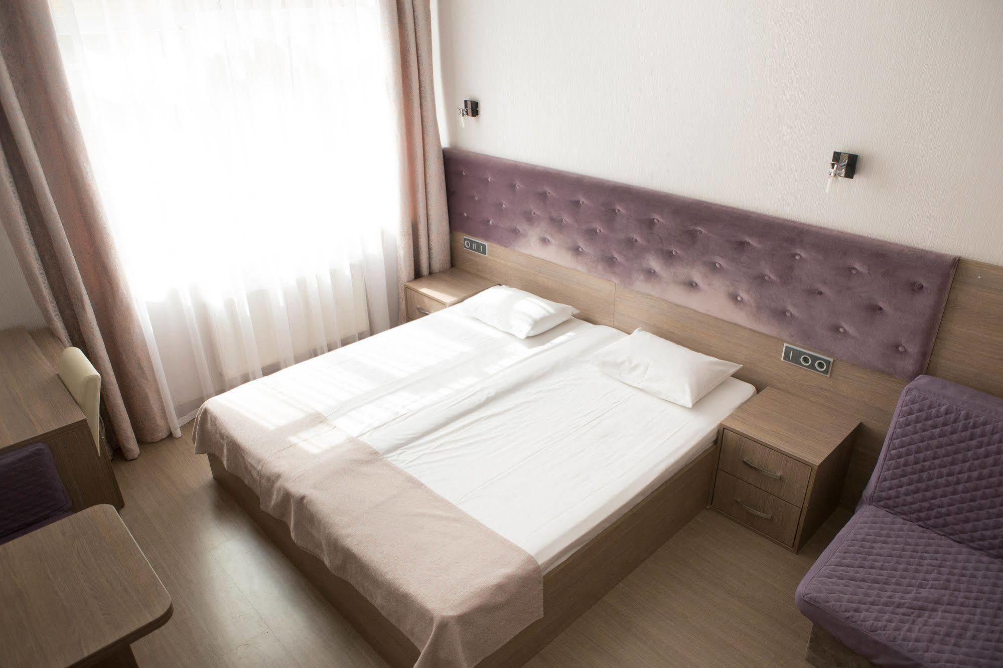 Hotel Elegant Kiev Luaran gambar